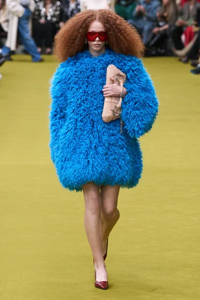 Look 9